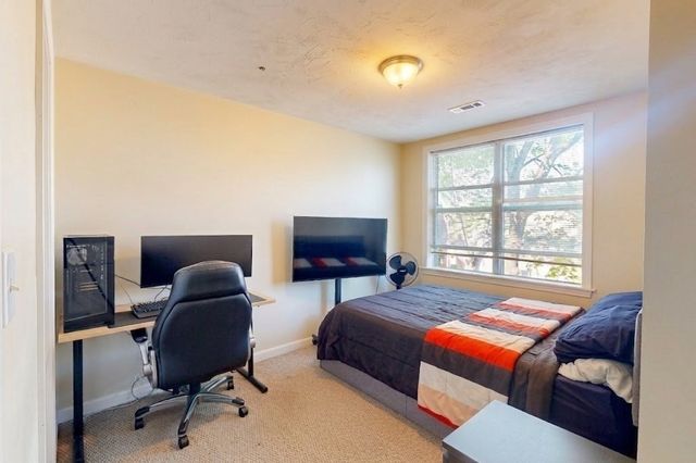 110 Coolidge Hill Rd 4, Watertown, MA 02472