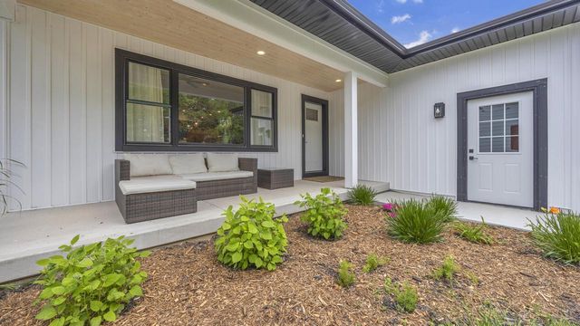 718 Pershing AVENUE, Sheboygan, WI 53083