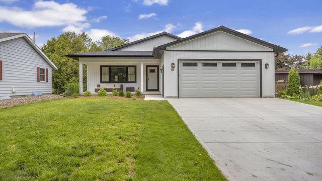 718 Pershing AVENUE, Sheboygan, WI 53083