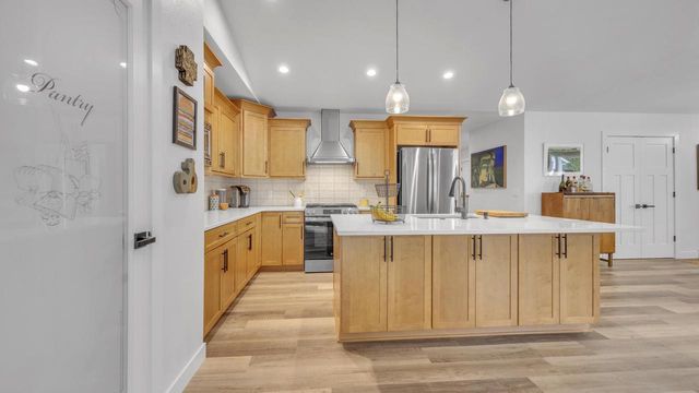 718 Pershing AVENUE, Sheboygan, WI 53083
