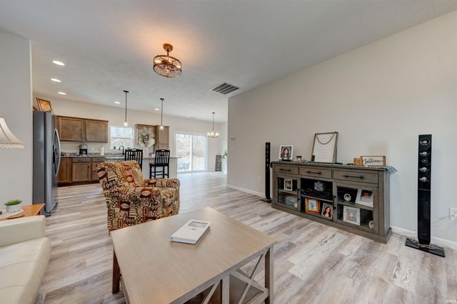 1911 S A Street, Jasper, IN 47546