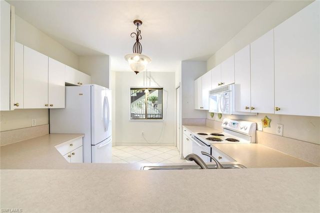 7839 Regal Heron CIR # 206, Naples, FL 34104