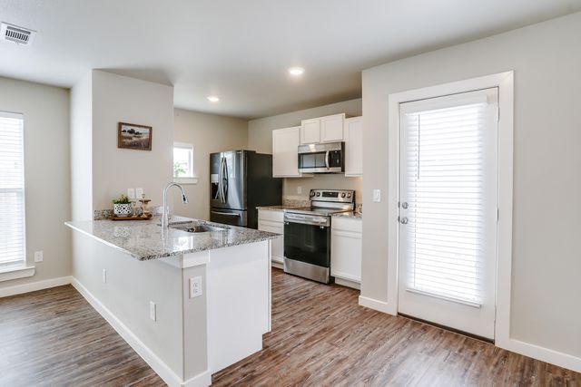 412 E 30th Street, Wolfforth, TX 79382