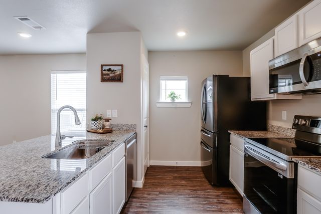 412 E 30th Street, Wolfforth, TX 79382