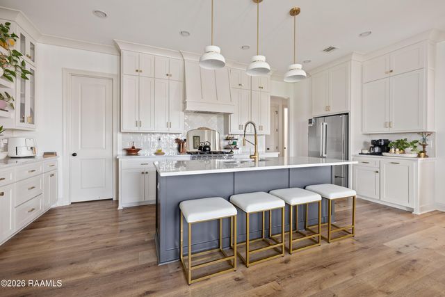 300 Queenstown Avenue, Youngsville, LA 70592