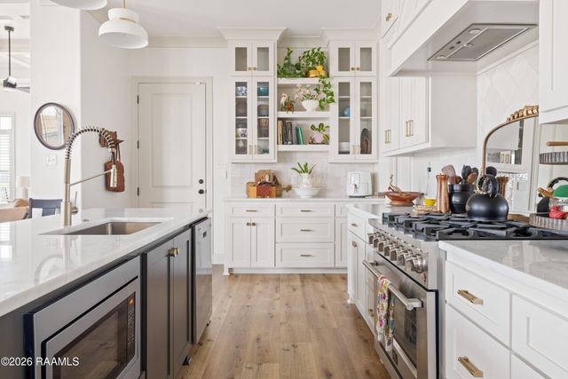 300 Queenstown Avenue, Youngsville, LA 70592