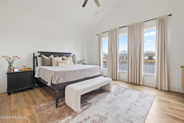 300 Queenstown Avenue, Youngsville, LA 70592