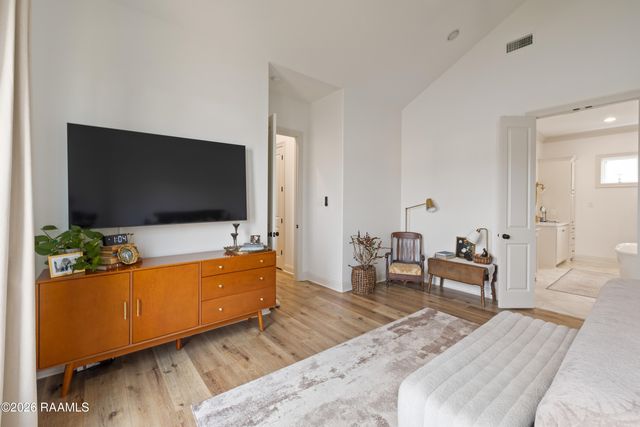 300 Queenstown Avenue, Youngsville, LA 70592