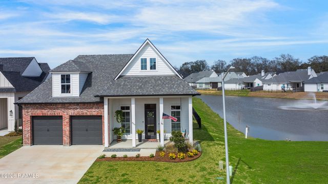 300 Queenstown Avenue, Youngsville, LA 70592