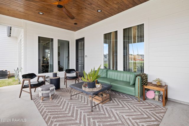 300 Queenstown Avenue, Youngsville, LA 70592