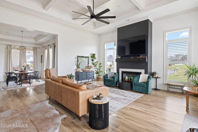 300 Queenstown Avenue, Youngsville, LA 70592