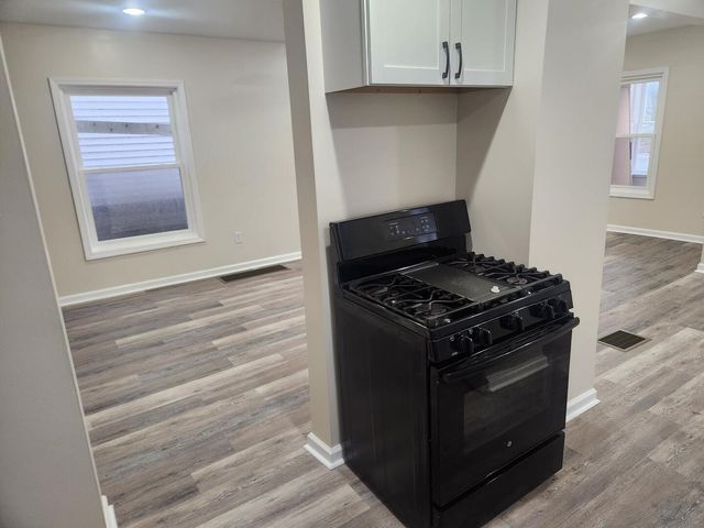 2421 PLUM Street, Erie, PA 16502