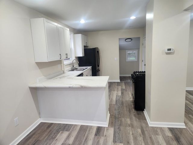 2421 PLUM Street, Erie, PA 16502