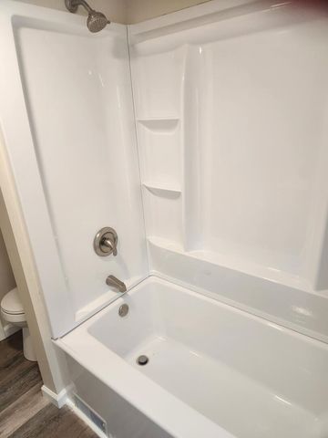 2421 PLUM Street, Erie, PA 16502