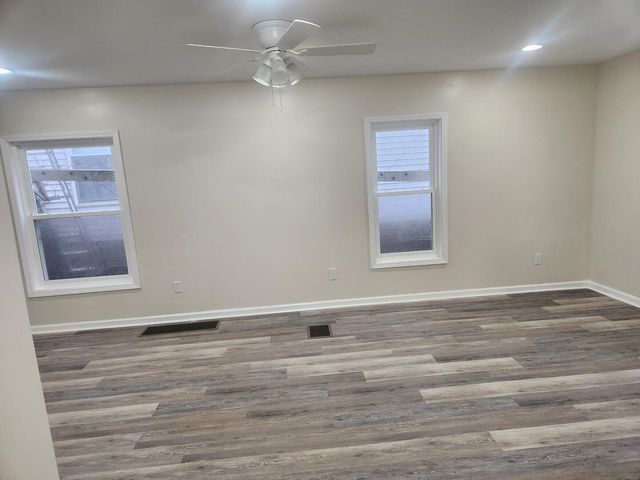 2421 PLUM Street, Erie, PA 16502