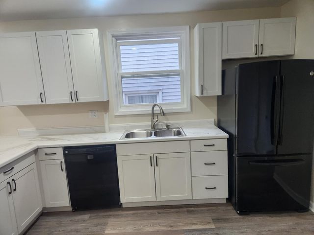 2421 PLUM Street, Erie, PA 16502