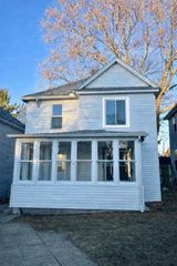 2421 PLUM Street, Erie, PA 16502
