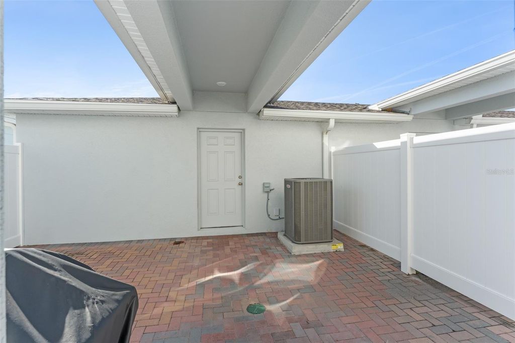 Image 30 of property listing at 10438 FOLLY BEACH ROAD, Orlando, FL 32827