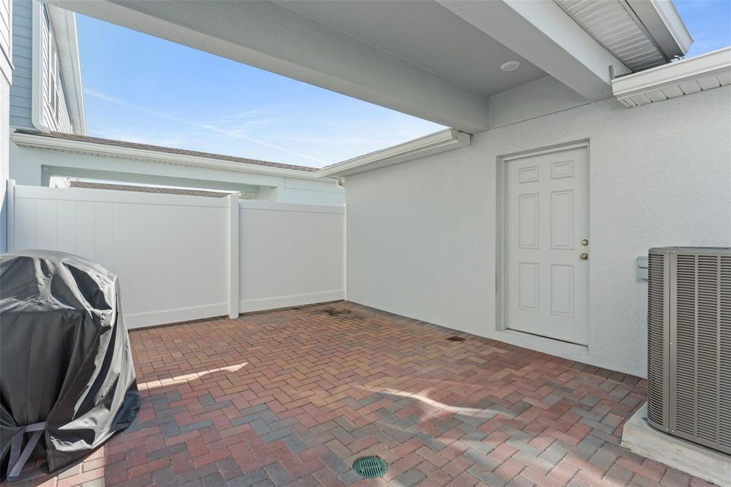Image 31 of property listing at 10438 FOLLY BEACH ROAD, Orlando, FL 32827