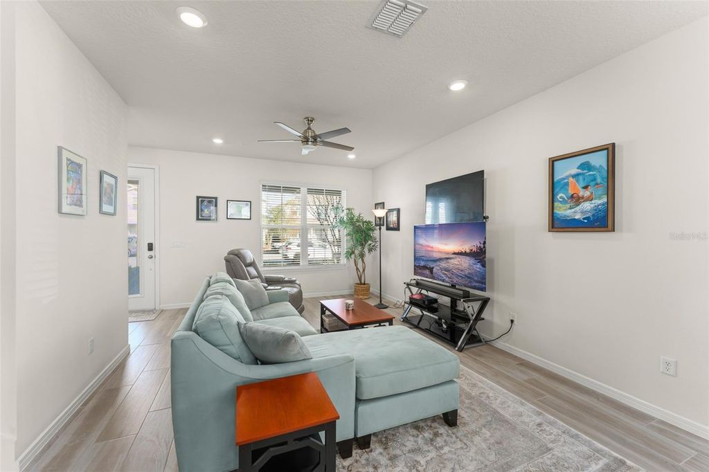 Image 5 of property listing at 10438 FOLLY BEACH ROAD, Orlando, FL 32827