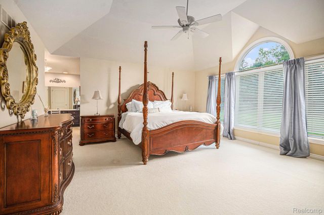 4831 Goodison Place Drive, Oakland Charter Township, MI 48306