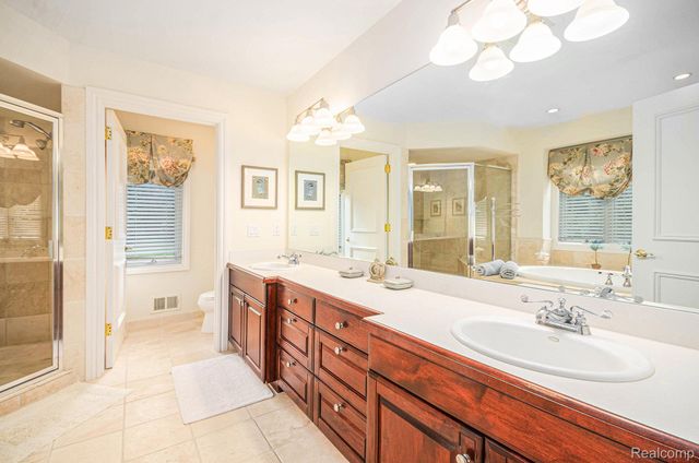 4831 Goodison Place Drive, Oakland Charter Township, MI 48306