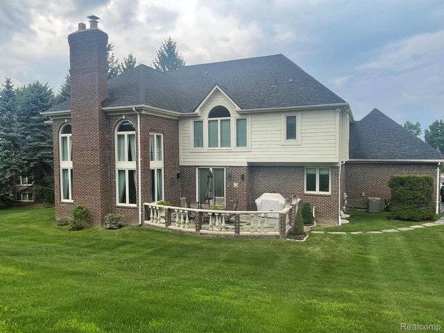 4831 Goodison Place Drive, Oakland Charter Township, MI 48306