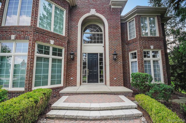 4831 Goodison Place Drive, Oakland Charter Township, MI 48306
