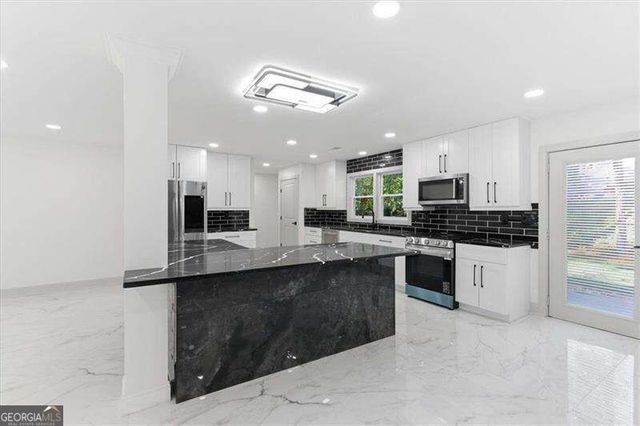 2281 FOX HOUND Parkway, Marietta, GA 30062