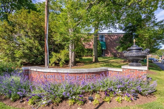 1202 Greendale Avenue 124, Needham, MA 02492