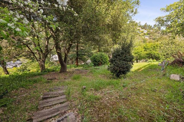 55 Asilomar Circle, Oakland, CA 94611