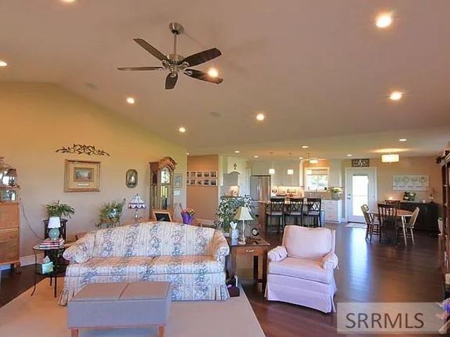 1184 N 1325 E, Shelley, ID 83274