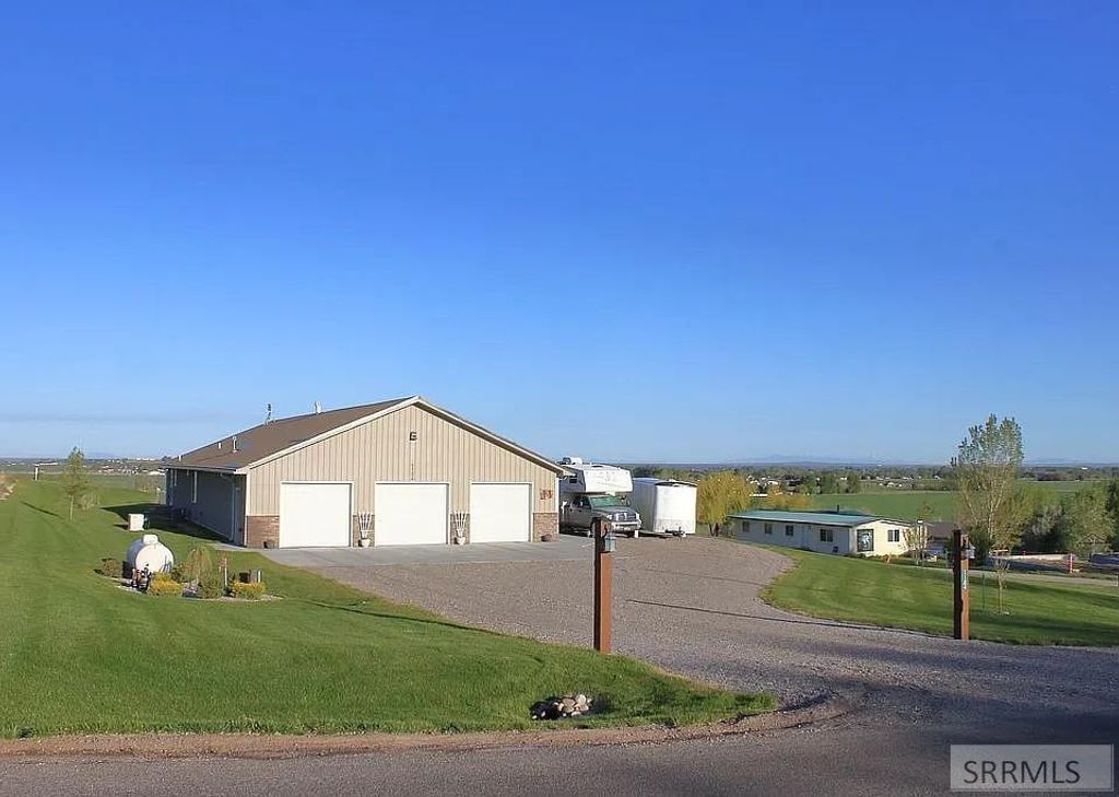 Image 1 of property listing at 1184 N 1325 E, Shelley, ID 83274