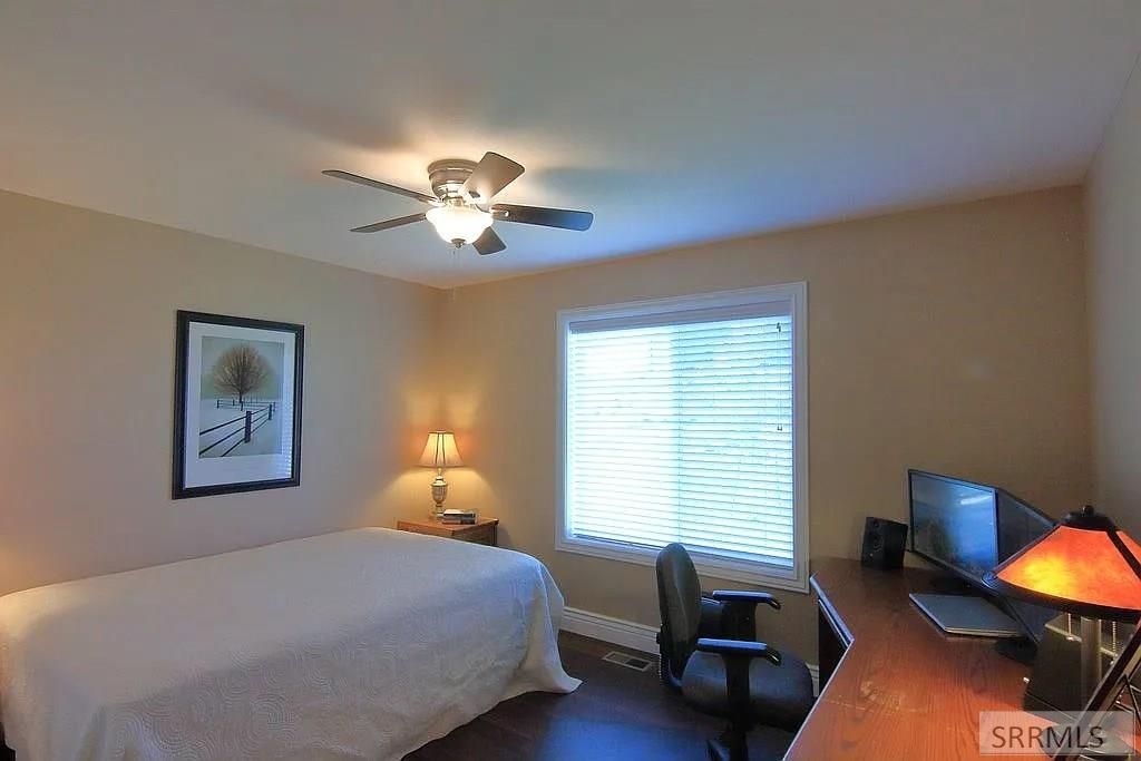 Image 22 of property listing at 1184 N 1325 E, Shelley, ID 83274