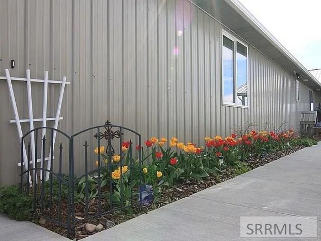 Image 37 of property listing at 1184 N 1325 E, Shelley, ID 83274