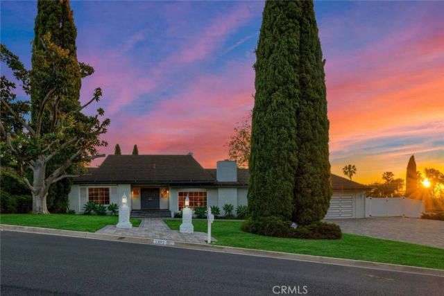 1392 Faren Drive, North Tustin, CA 92705