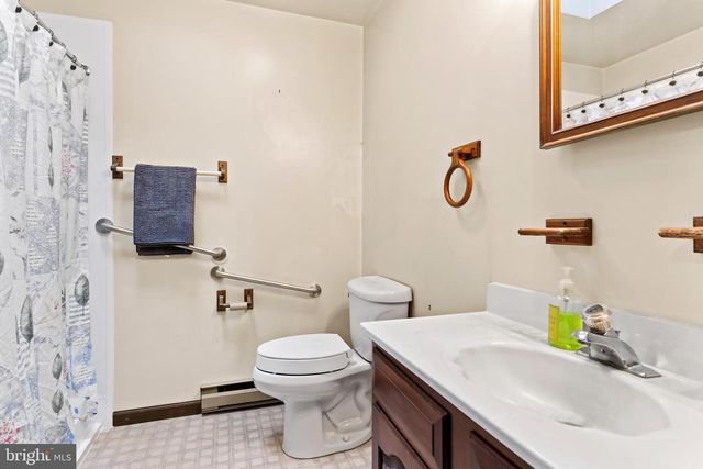 48 RED HILL RD, Newport, PA 17074