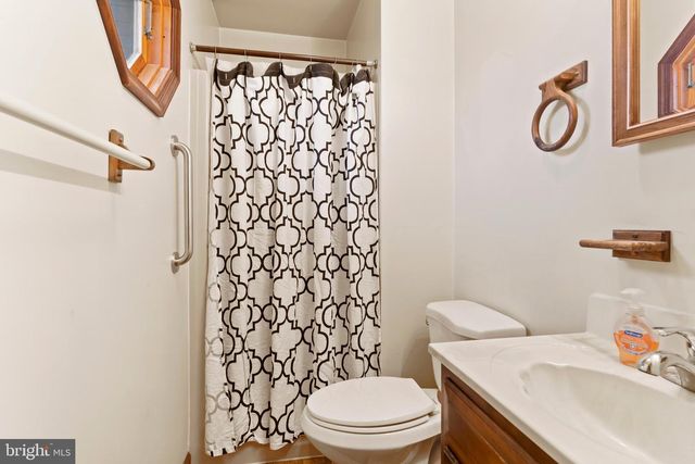 48 RED HILL RD, Newport, PA 17074