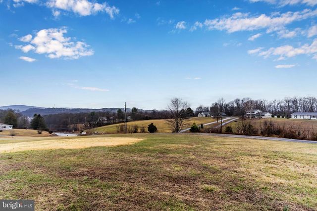 48 RED HILL RD, Newport, PA 17074