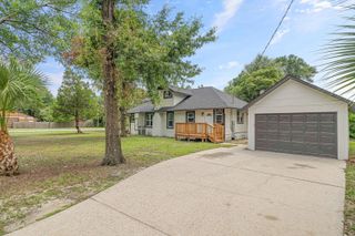 81 Eastview Avenue, Valparaiso, FL 32580