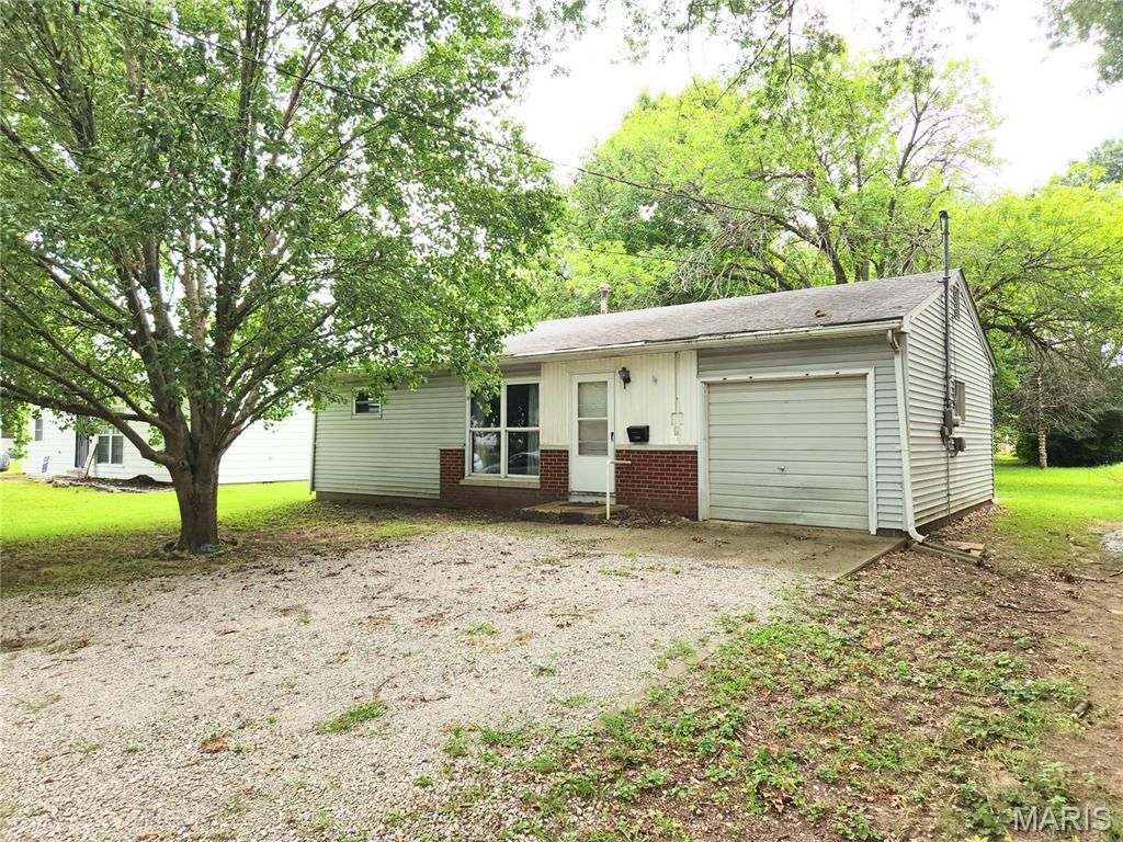 1608 Duncan Avenue, Swansea, IL 62226