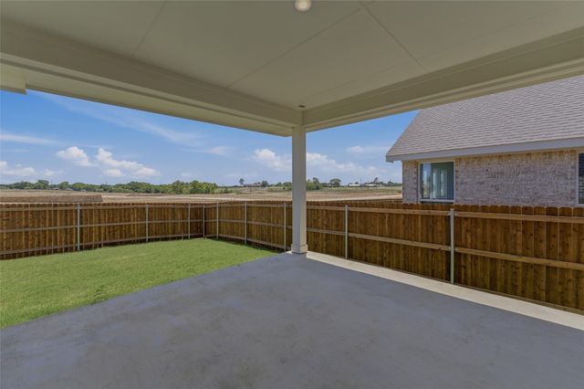3516 Helena Street, Gainesville, TX 76240