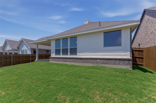3516 Helena Street, Gainesville, TX 76240