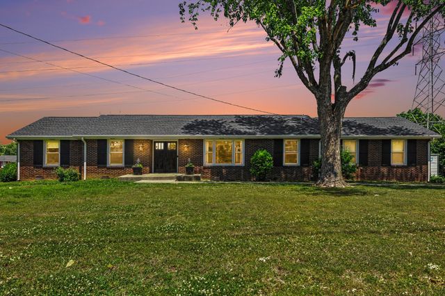 4086 Lake Pkwy, Hermitage, TN 37076