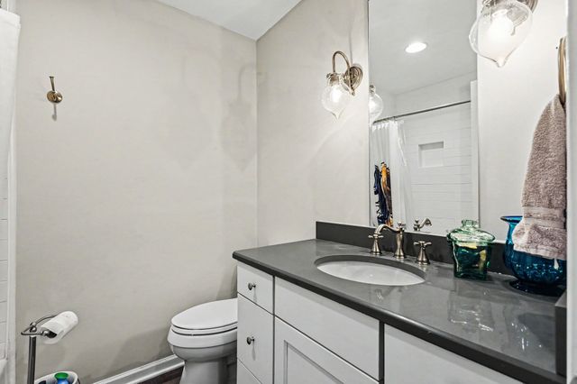 4086 Lake Pkwy, Hermitage, TN 37076