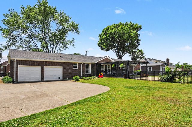 4086 Lake Pkwy, Hermitage, TN 37076