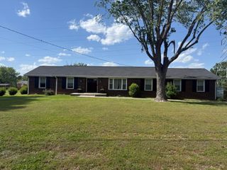 4086 Lake Pkwy, Hermitage, TN 37076