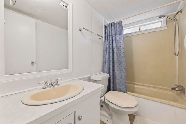 136 Crooked Island Circle, Murrells Inlet, SC 29576