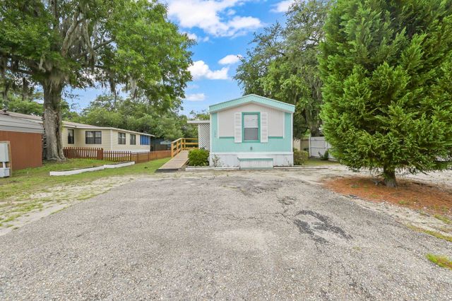 136 Crooked Island Circle, Murrells Inlet, SC 29576