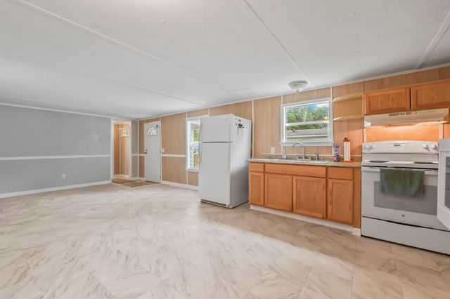 136 Crooked Island Circle, Murrells Inlet, SC 29576